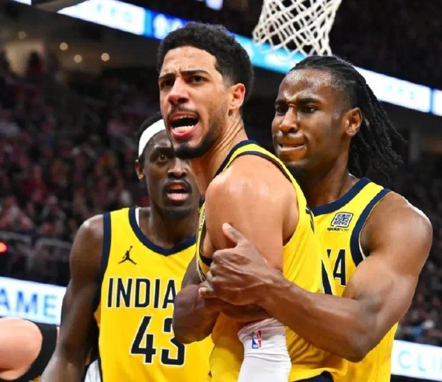 爱游戏网址-西亚卡姆官方宣布晋级下一阶段新规，雄鹿引发争议！热度持续攀升的简单介绍