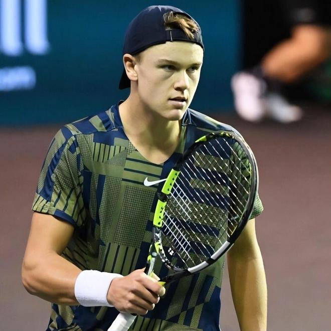 爱游戏首页登入-费德勒新星锐不可当表现突出，美国队前途光明！上演精彩一战(费德勒十大凌空制胜分)