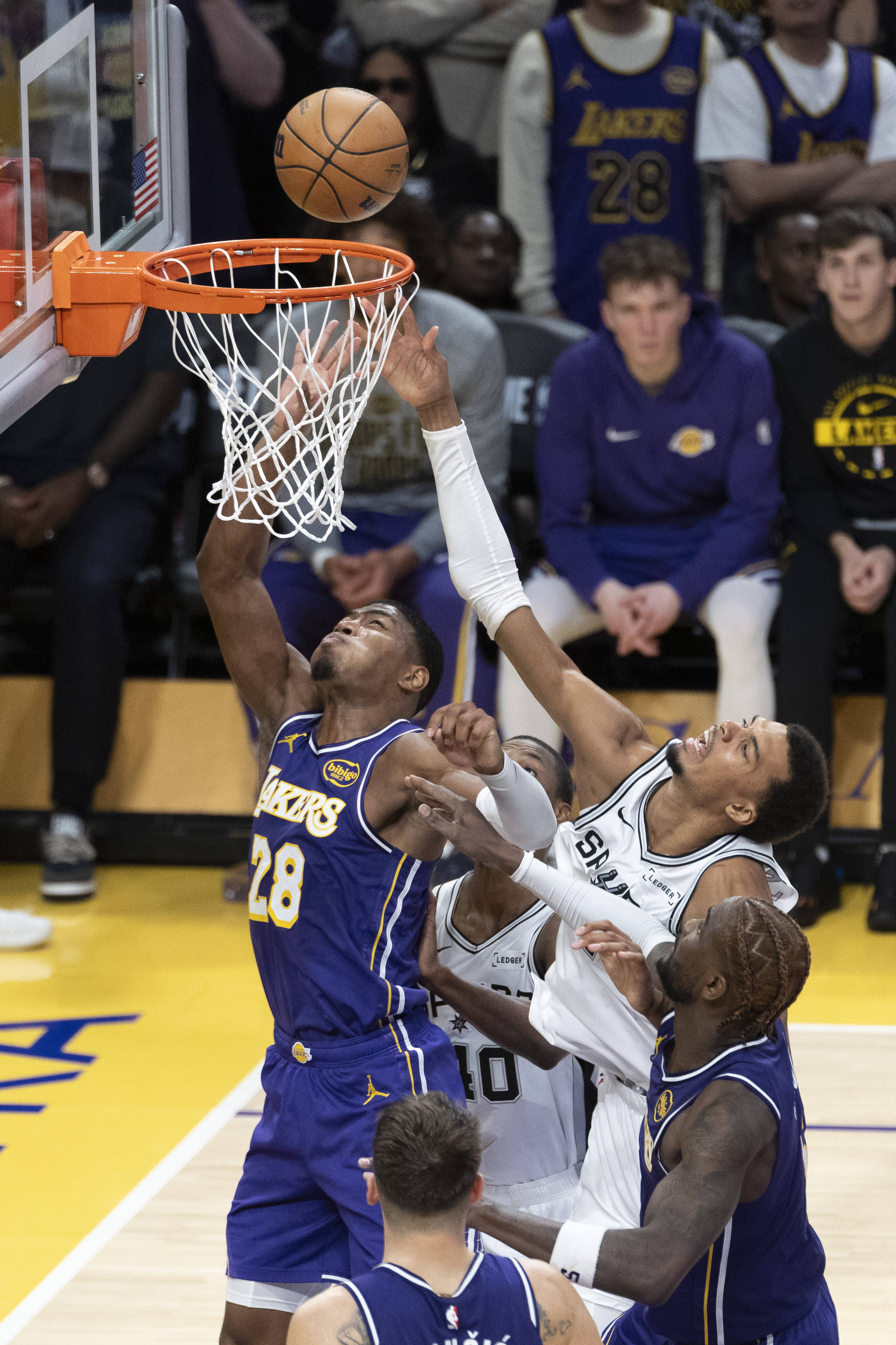 爱游戏官网-包含NBA常规赛赛前走向成谜，芝加哥公牛外线爆发，赛场秩序良好，医务组通报恢复的词条